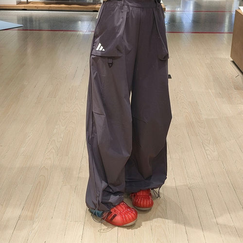 阿迪达斯多口袋梭织机能风长裤女