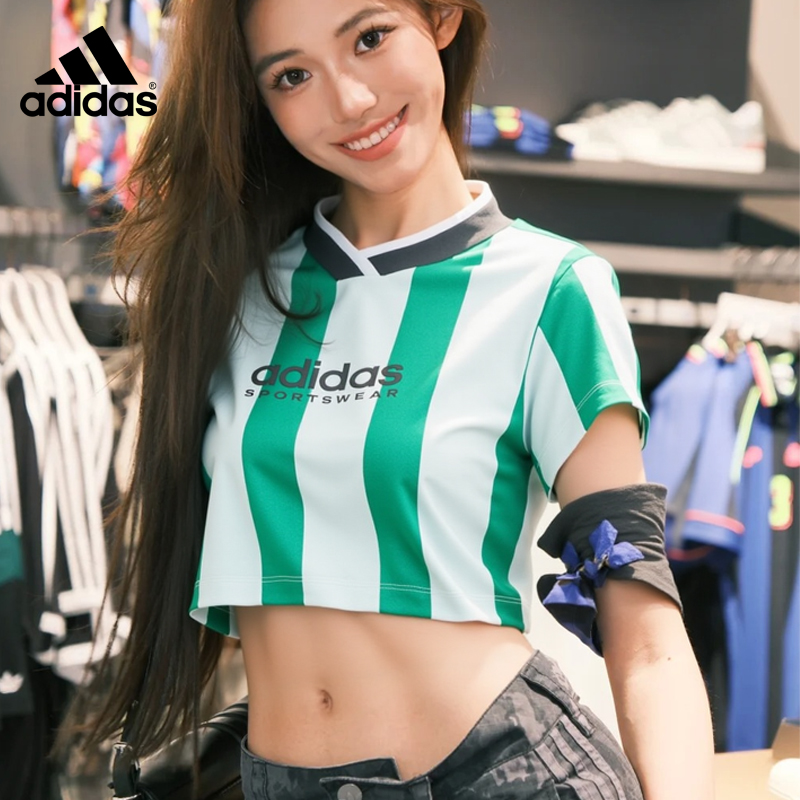 阿迪达斯女短款短袖休闲透气T恤