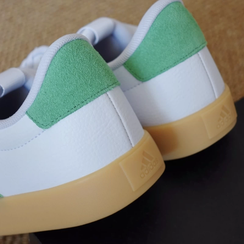 Adidas时尚百搭学生美式板鞋女款