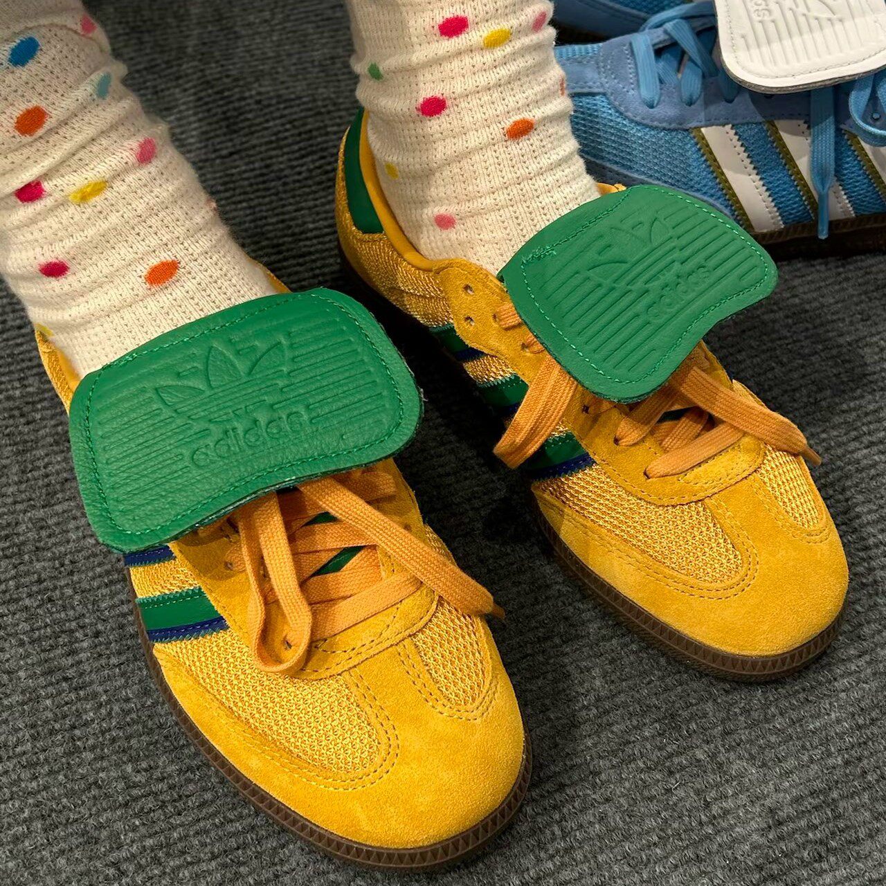 Adidas/阿迪达斯女士经典运动鞋