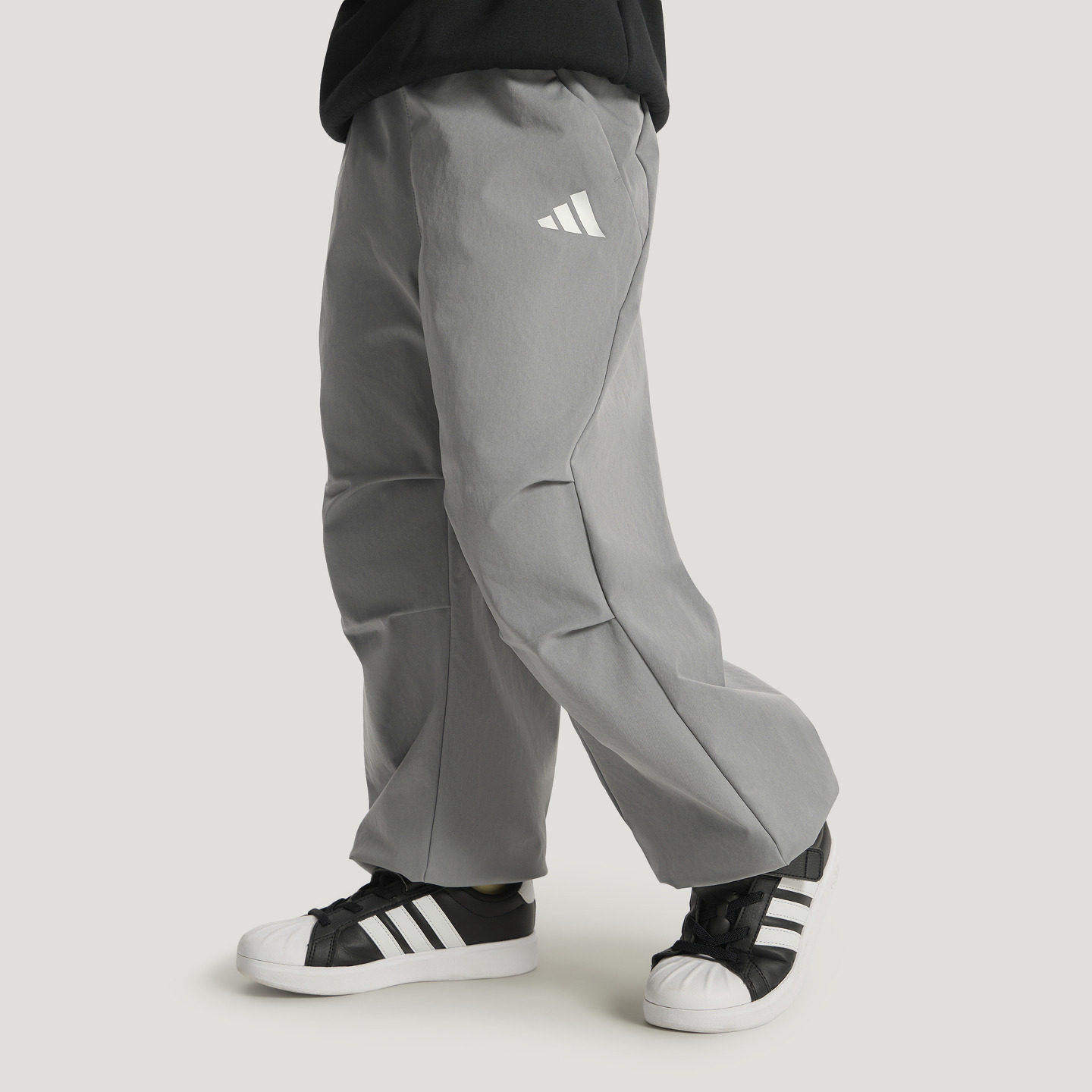 Adidas阿迪达斯正品男女儿童工装风长裤2026新款时尚运动束脚裤