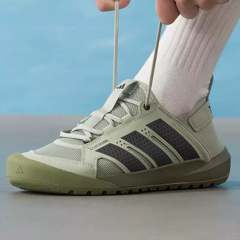 adidas户外溯溪透气徒步鞋男女