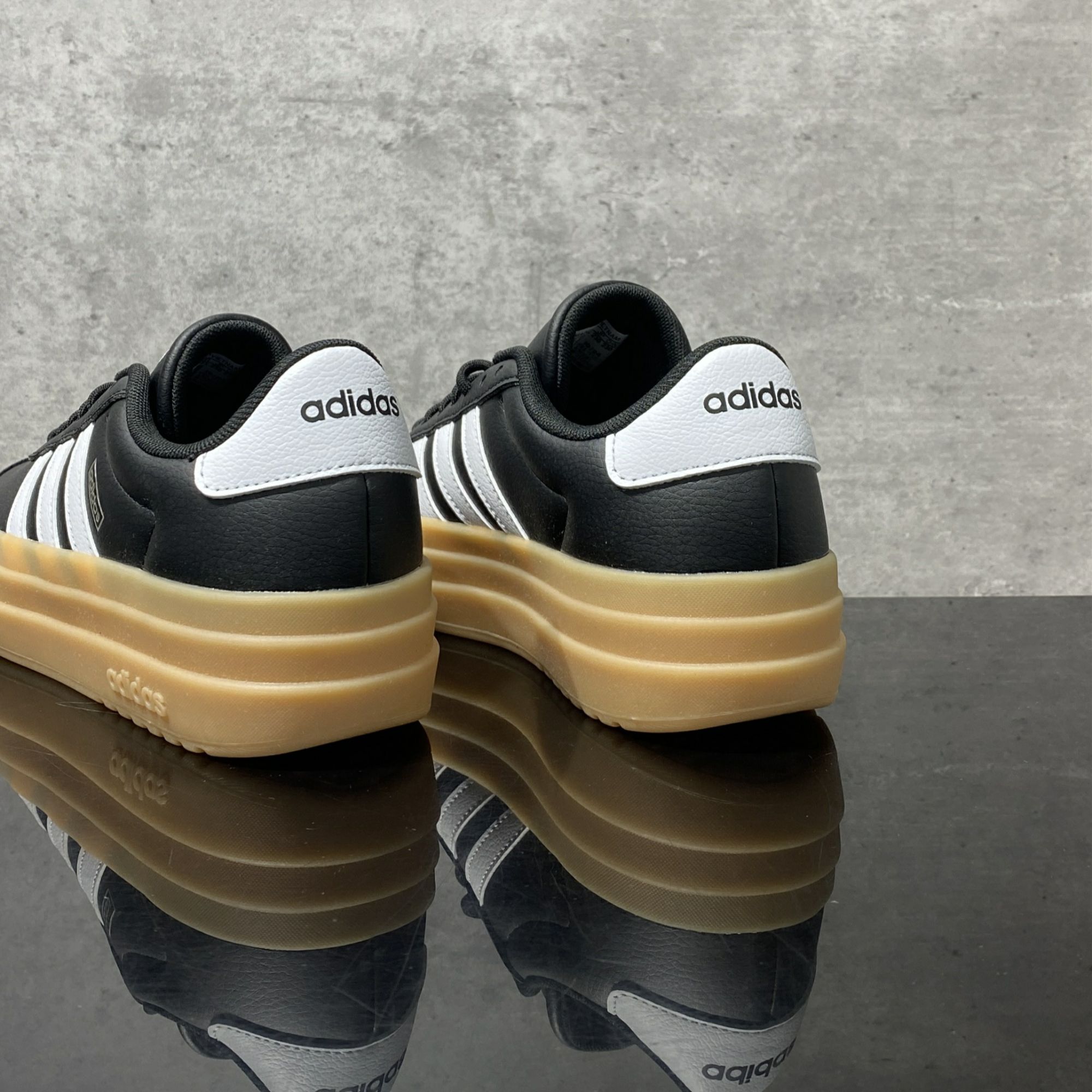 Adidas阿迪达斯正品春季鞋子男女款2026爆款专柜正品休闲鞋IH3081