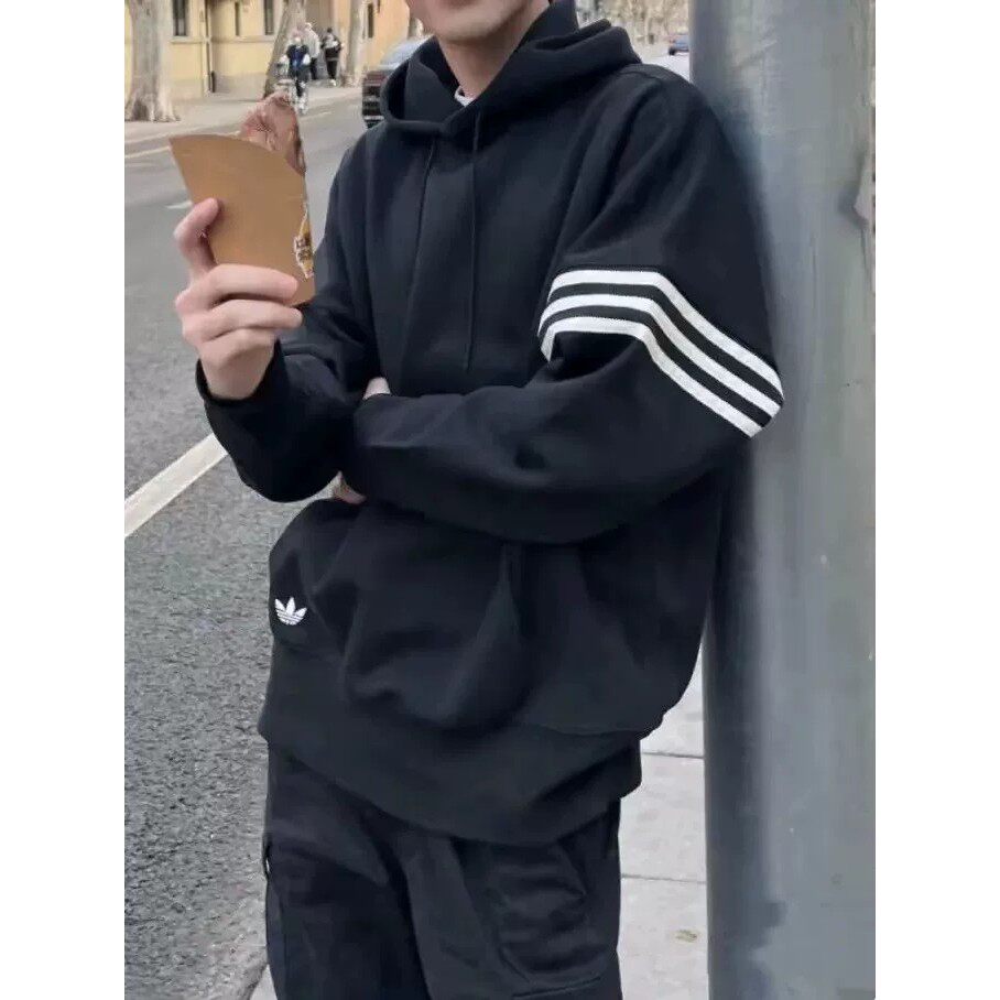 Adidas男生慵懒风秋冬款休闲卫衣