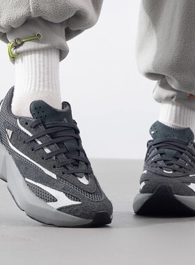 Adidas/阿迪达斯LIGHTBLAZE男女跑步鞋缓弹耐磨运动休闲鞋 JQ9974