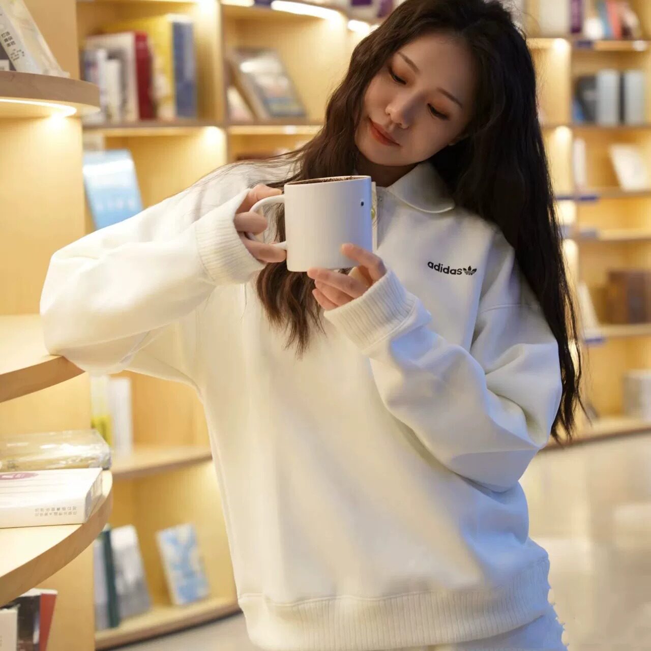 Adidas阿迪达斯正品三叶草女士简约翻领针织休闲套头衫卫衣IX7417