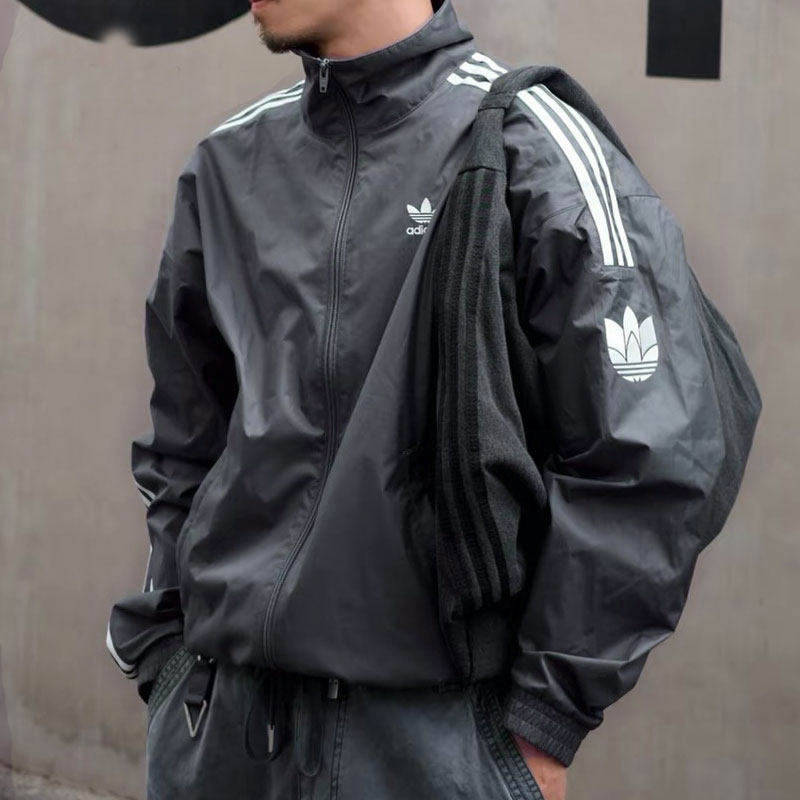 Adidas阿迪达斯三叶草防风衣男款立领棒球服休闲复古美式夹克外套