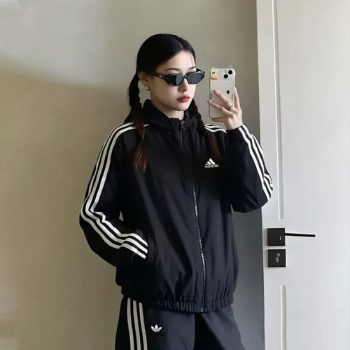 阿迪达斯女防晒防风运动连帽夹克