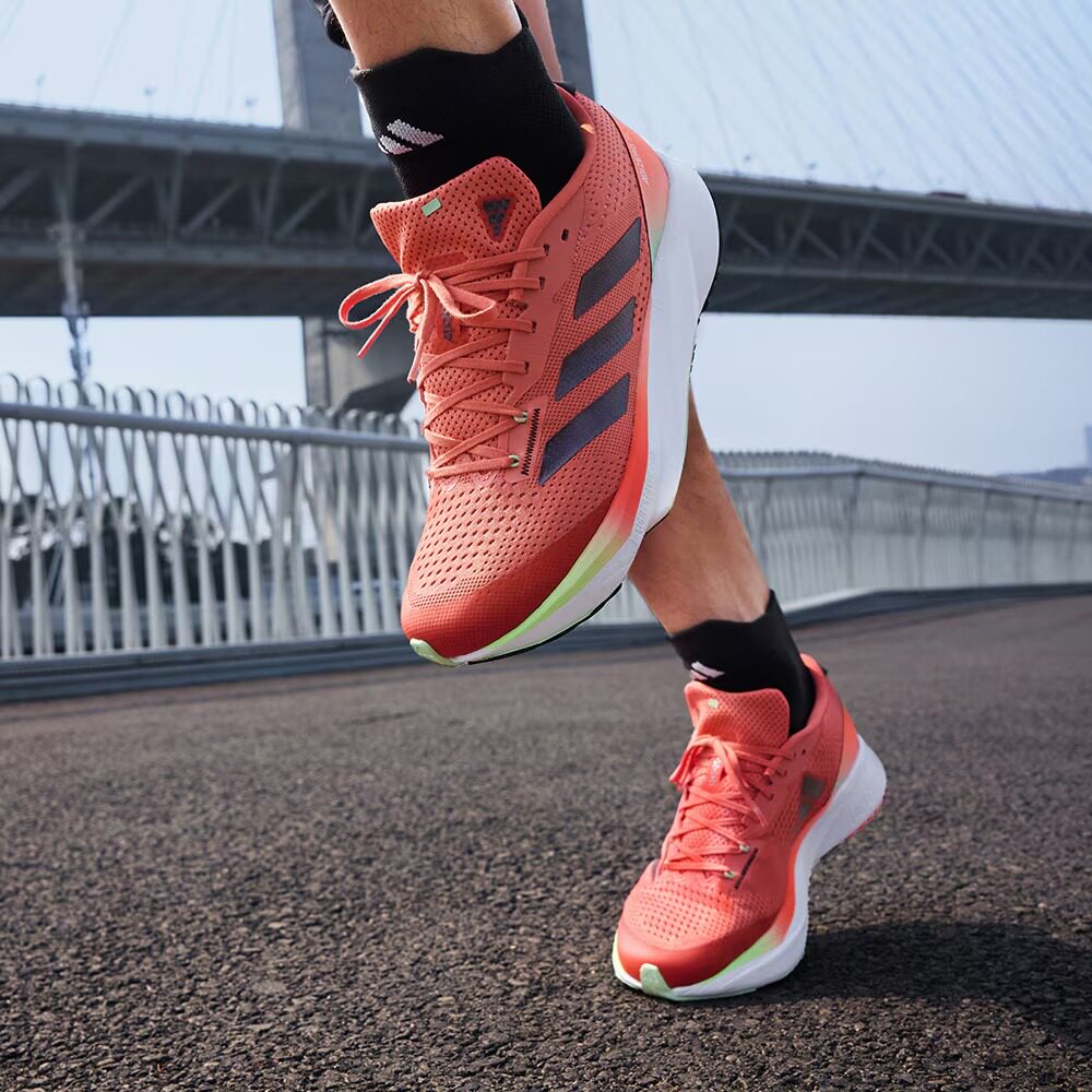Adidas阿迪达斯正品运动鞋男款女款百搭本命红运动跑步鞋IG8200