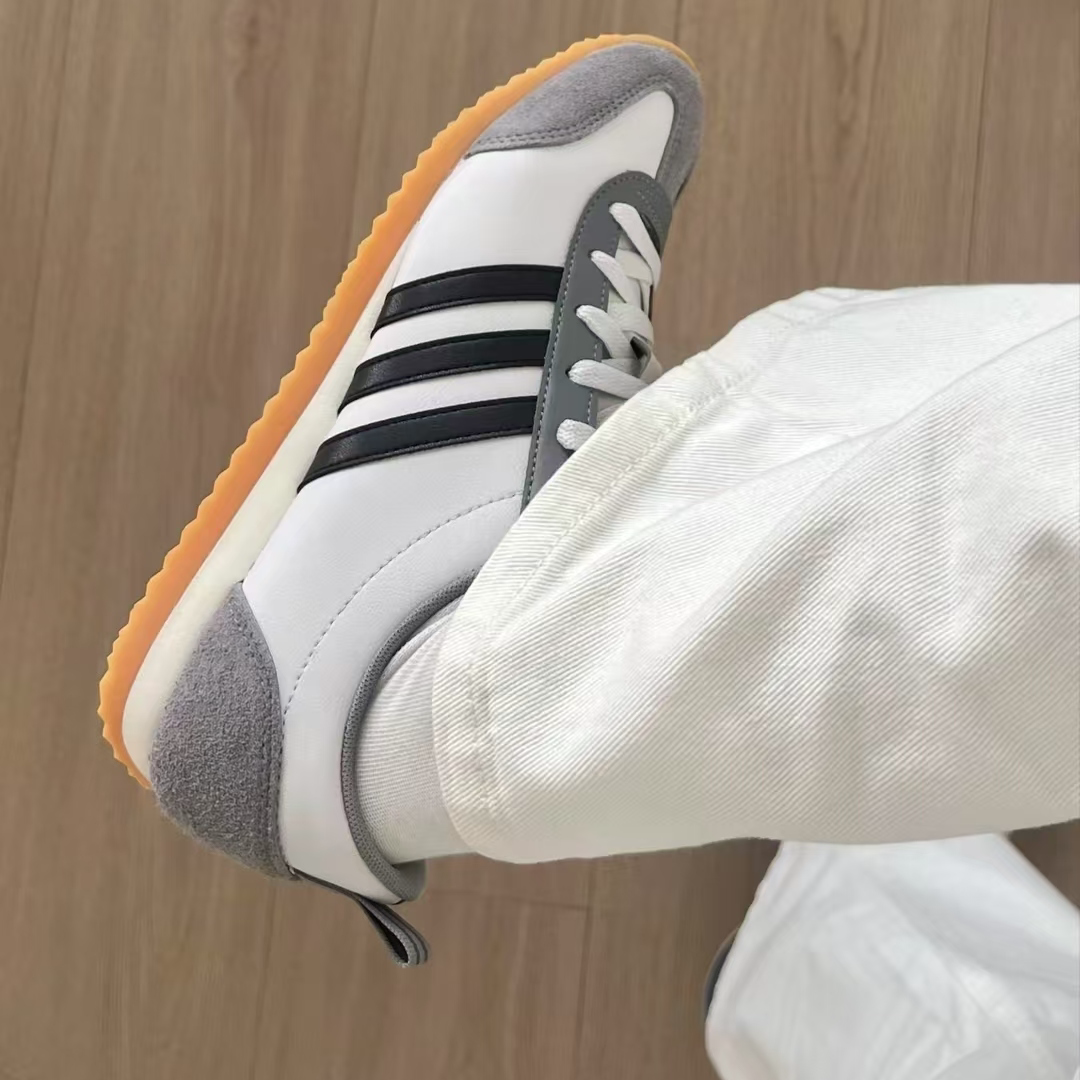 Adidas男女款美式德训时尚休闲鞋图片