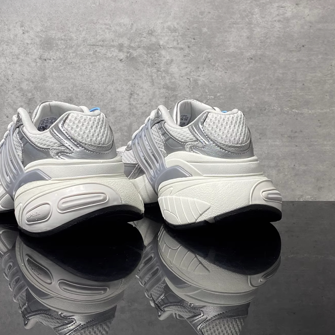 Adidas阿迪达斯运动鞋厚底休闲百搭复古跑步潮流时尚老爹鞋KJ1386