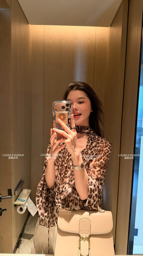 LOUISA.S大头花同款大喇叭长袖设计荷叶袖口雪纺小衫配丝巾 88696