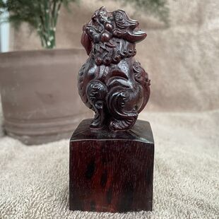 紫檀木雕刻居家适用办公手把玩物装饰中式瑞兽狮子印章创意工艺品