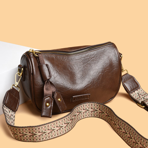 今年流行波士顿包新款百搭时尚轻便宽肩带枕头包洋气单肩斜挎小包