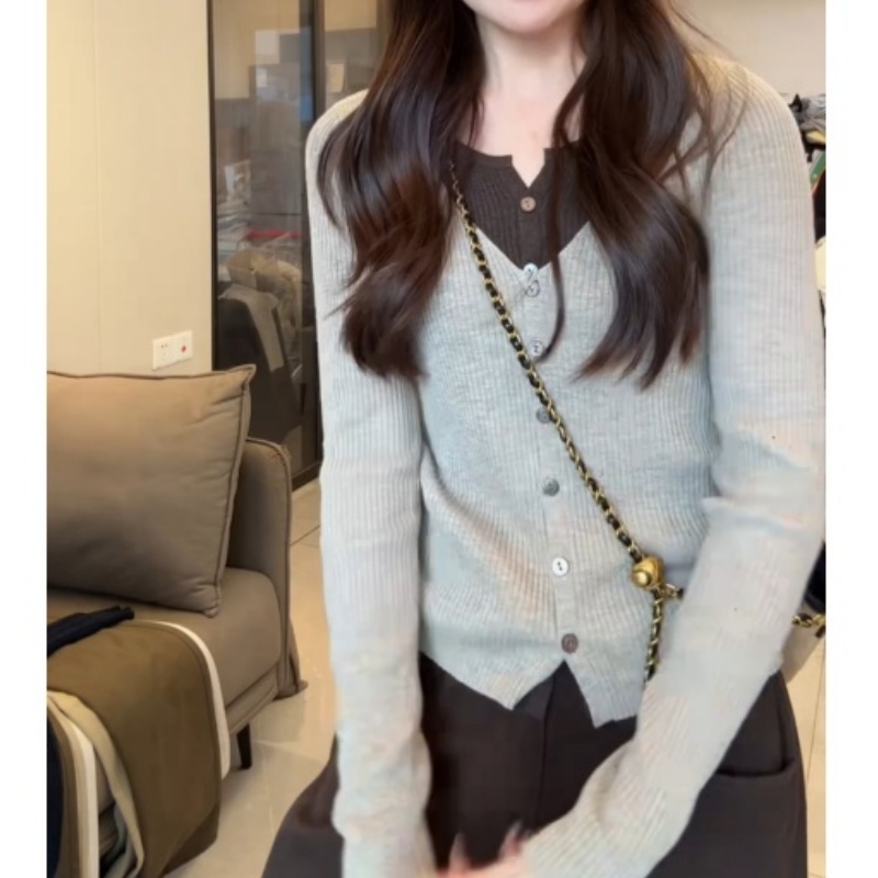 假两件洋气显瘦针织衫今年流行的爆款女装新款上衣巨好看长袖开衫