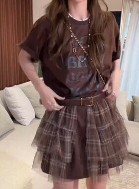 咖色字母印花T恤连衣裙女夏2026新款小众不撞款休闲格子网纱短裙
