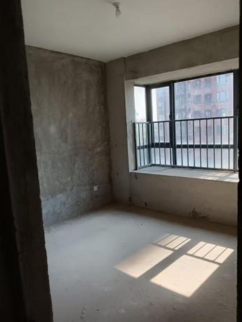 【凤凰台花园】东莞市振江房地产开发有限公司名下位于东莞市凤岗镇凤清路80号凤凰台花园3栋1302房的不动产
