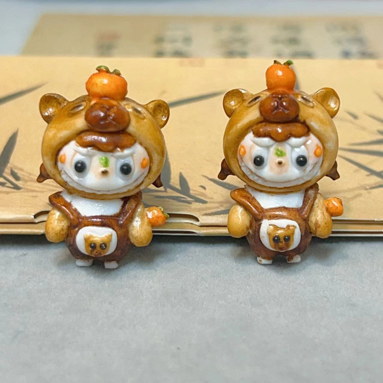 鹿角雕刻根付卡皮巴拉小女孩拉布布可爱配饰文玩配饰手串搭配配饰