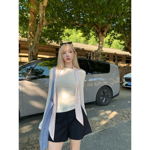 skibyTannin斜肩打底衫