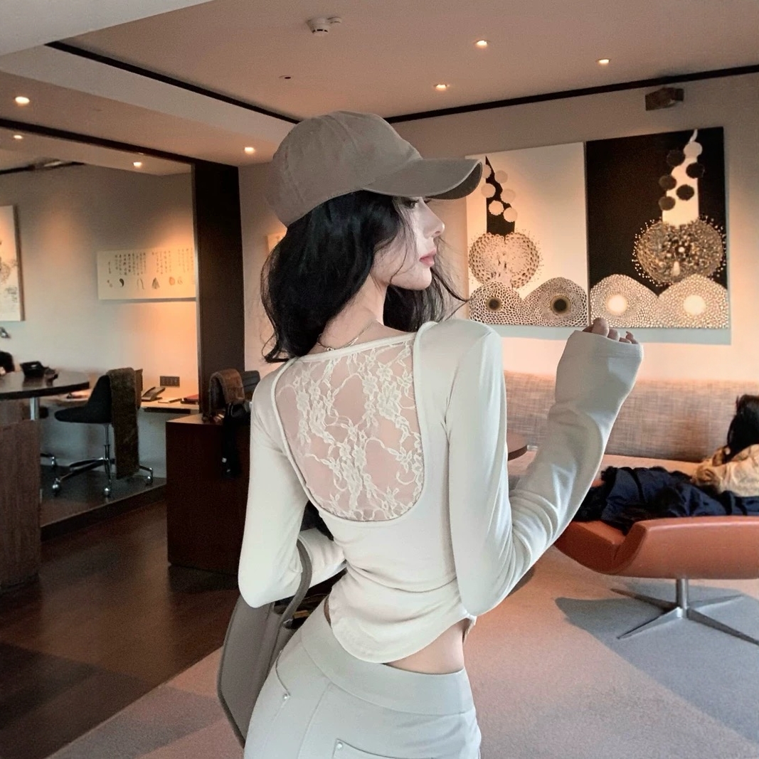 秋冬性感辣妹风后背镂空蕾丝拼接U领长袖T恤女内搭打底衫短款上衣