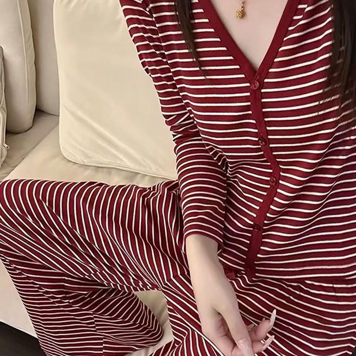 法式复古红白坑条睡衣女秋天V领开衫长袖长裤显瘦家居套装可外穿