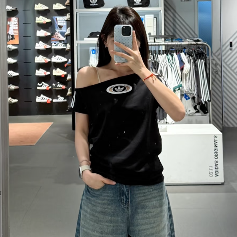 阿迪达斯三叶草女款露肩短袖2026夏季时尚显瘦百搭休闲运动风T恤