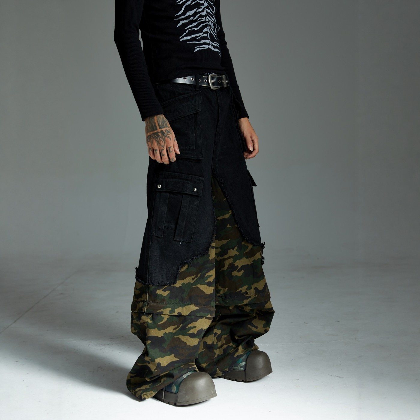 小众暗黑废土重工补丁洗水做旧毛边解构迷彩工装牛仔裤宽松阔腿裤,男装,牛仔裤,淘宝优惠券,粉丝福利购,淘宝优惠卷