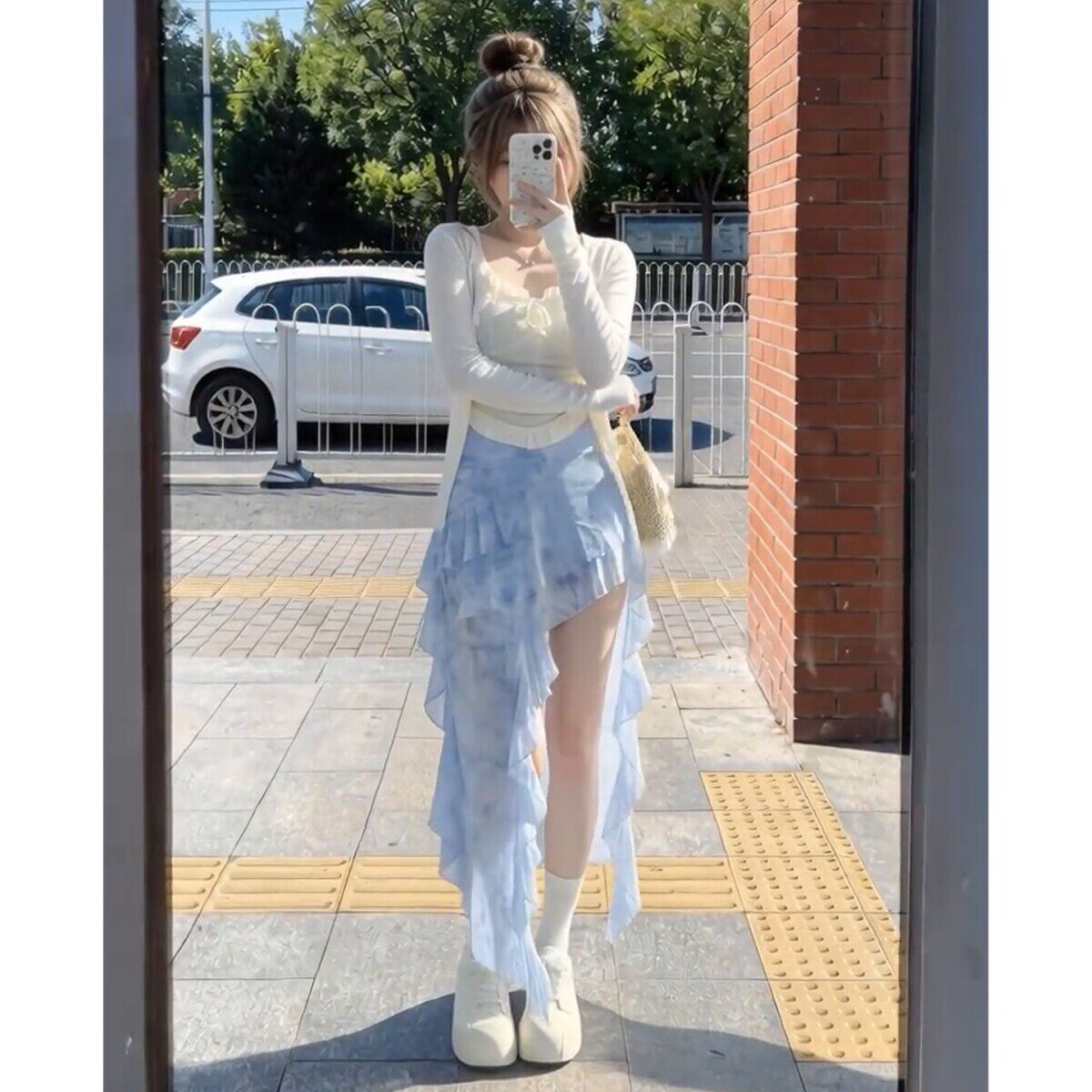 度假风穿搭套装吊带洋装子女夏2026新款绝美漂亮蓝色不对称长裙
