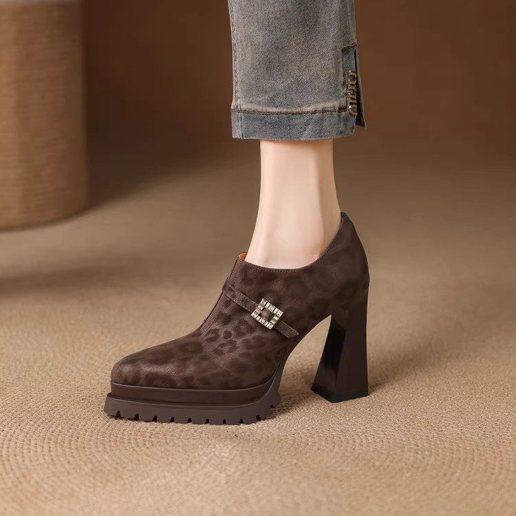 2025年秋冬新款防水台10cm深口单鞋女复古豹纹水钻尖头粗跟高跟鞋,女鞋,深口单鞋,淘宝优惠券,粉丝福利购,淘宝优惠卷