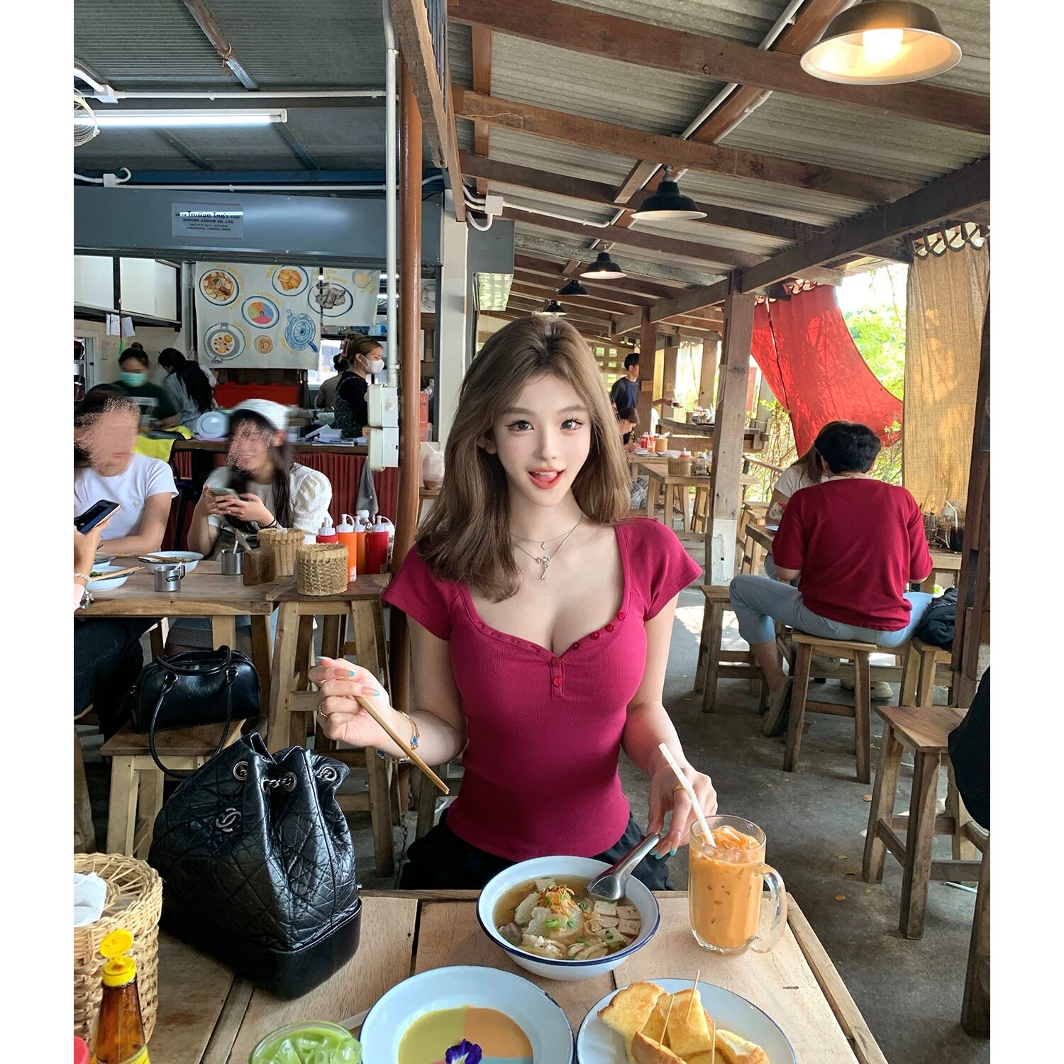 美式辣妹纯欲低胸桃心v领纽扣修身短袖t恤女夏季小个子插肩袖上衣