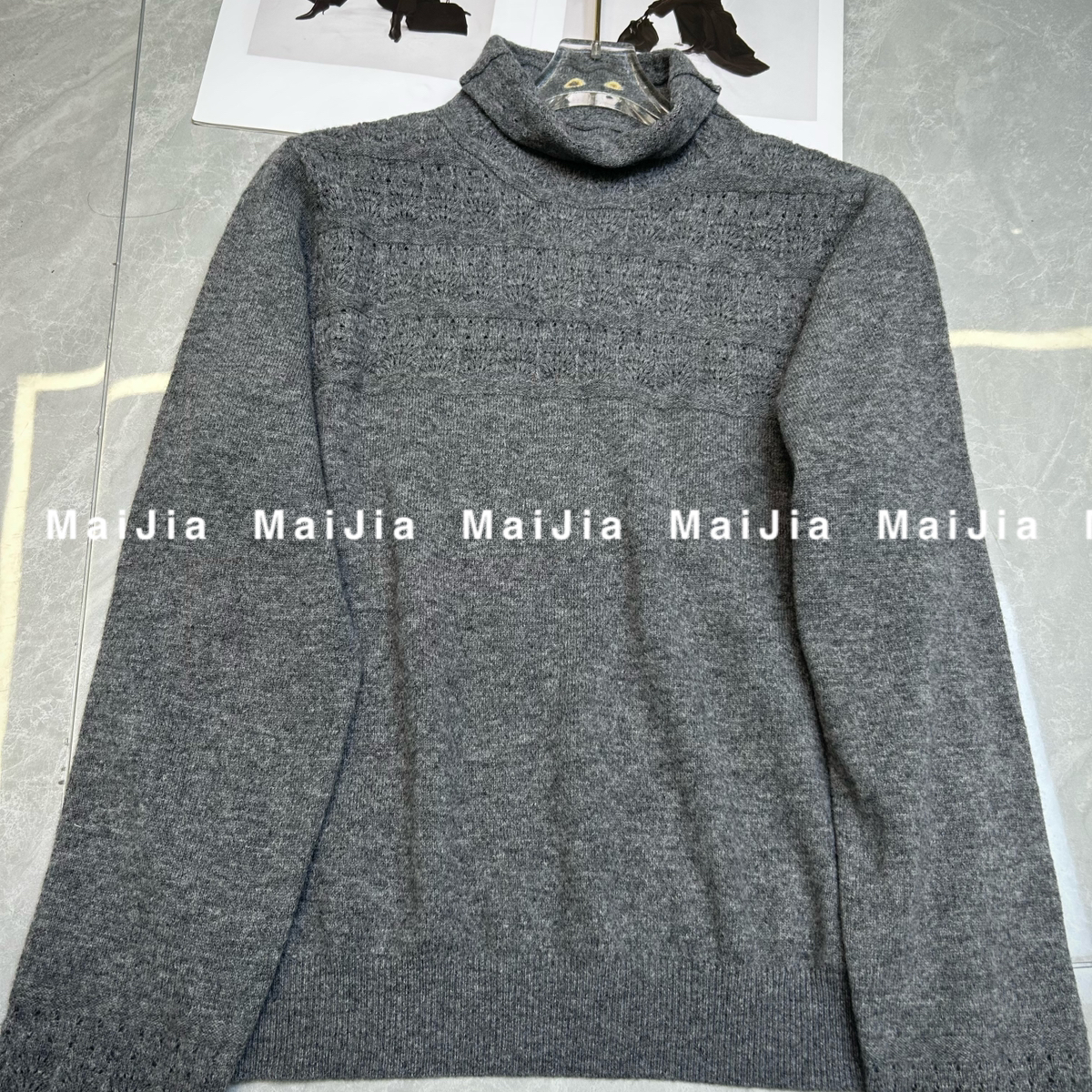 MOM重工高领镂空刺绣纯色上衣小衫15