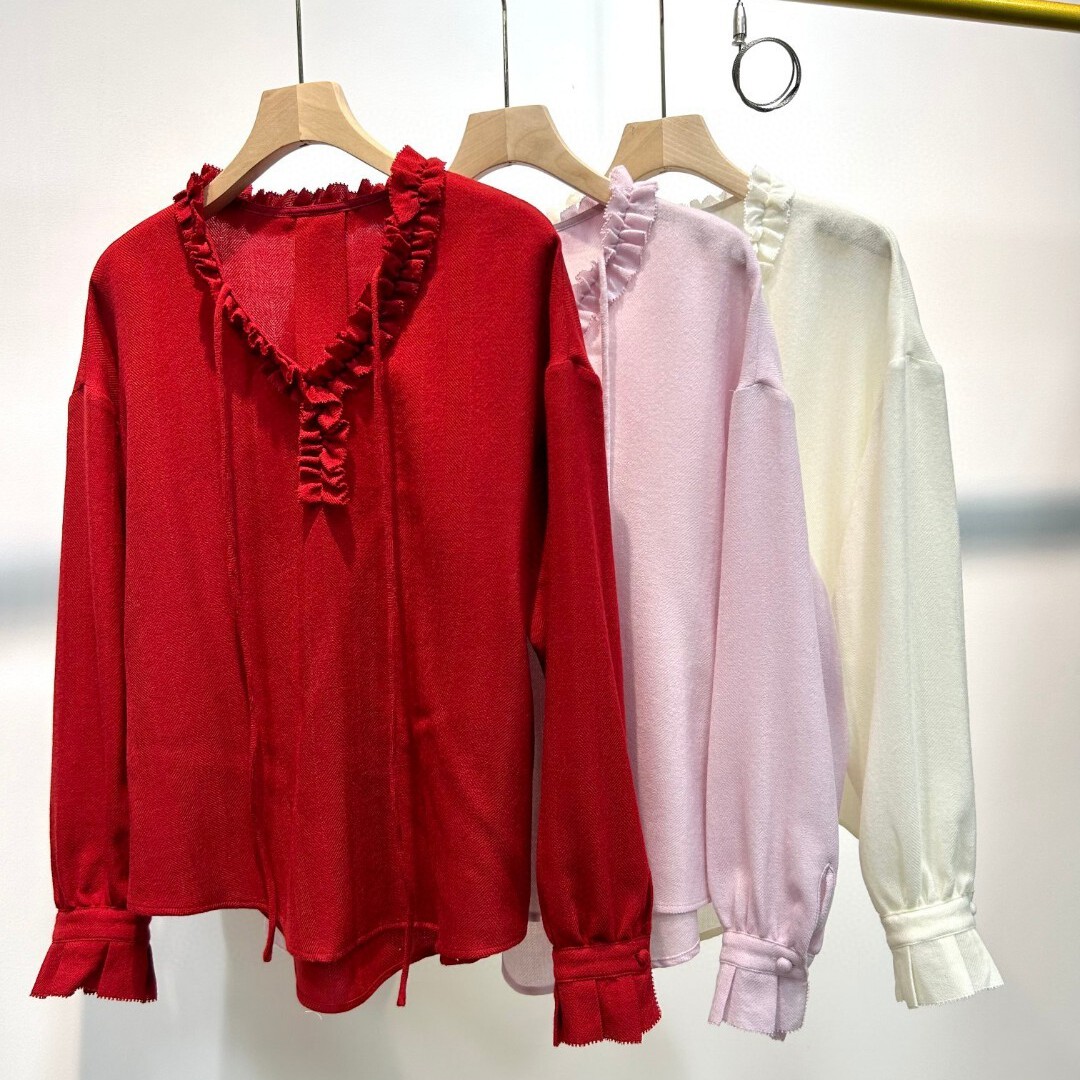 MOM字纹羊毛上衣领圈袖口花边对丝小衫（含100羊毛）YS135-G1