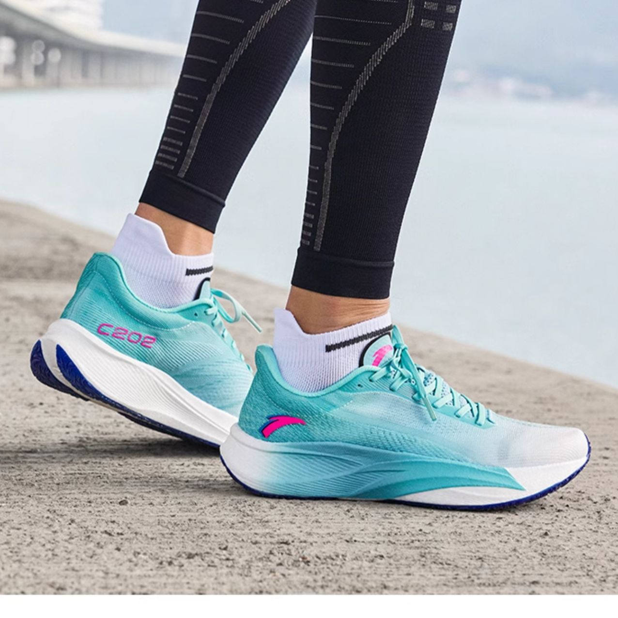 安踏C202 5代专业碳板马拉松跑步鞋男生透气竞速训练体测运动鞋