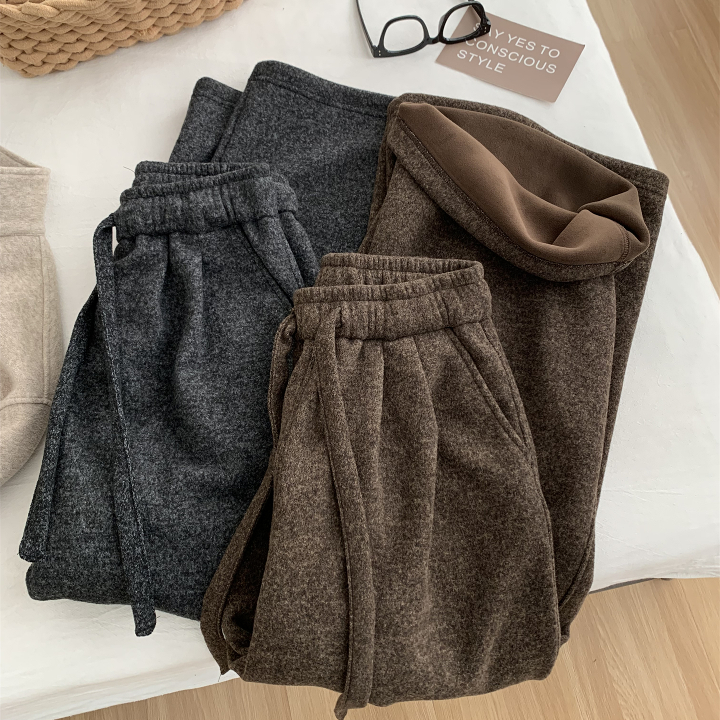 松弛感醋酸羊毛雪花毛呢阔腿裤