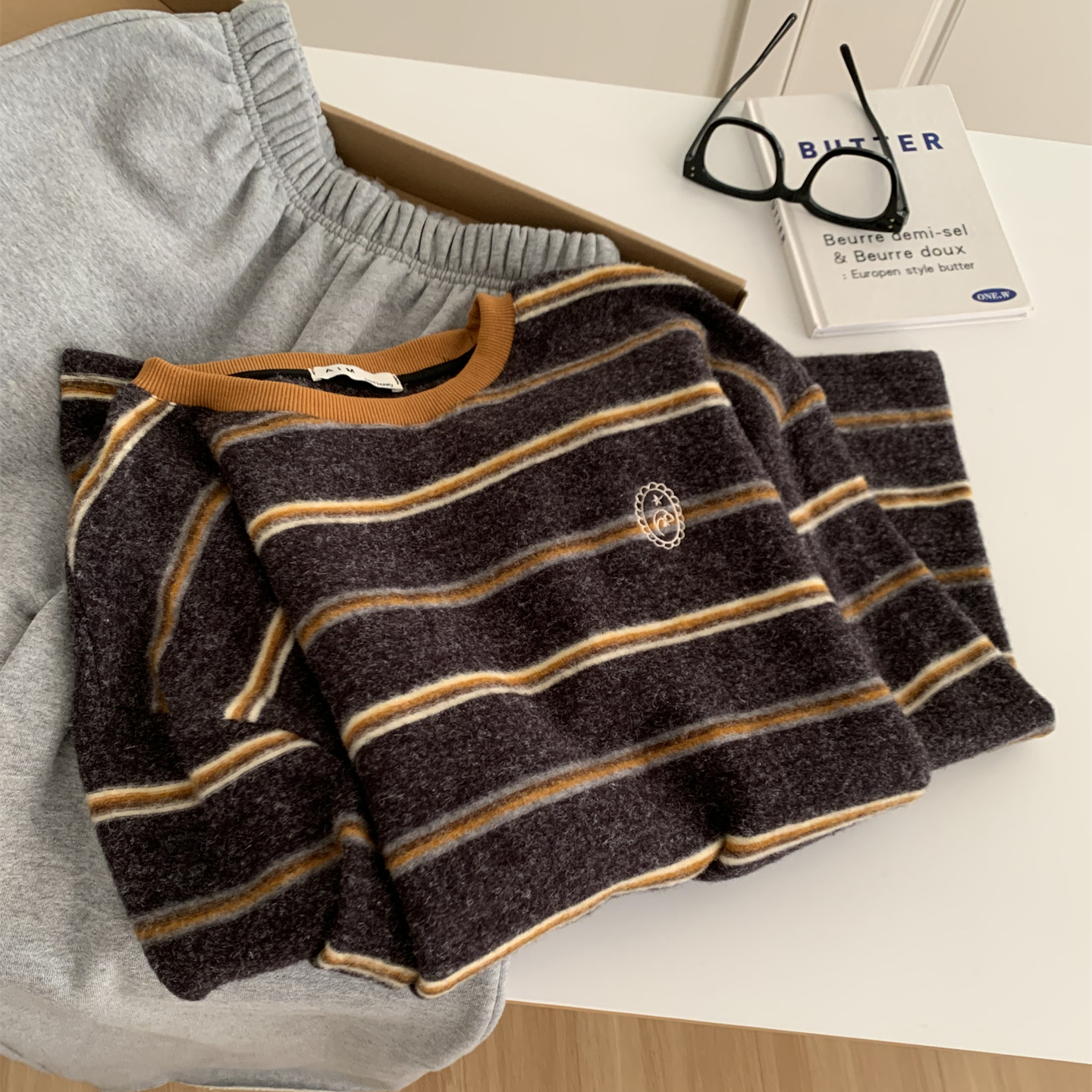 柔软仿兔绒条纹磨毛T恤