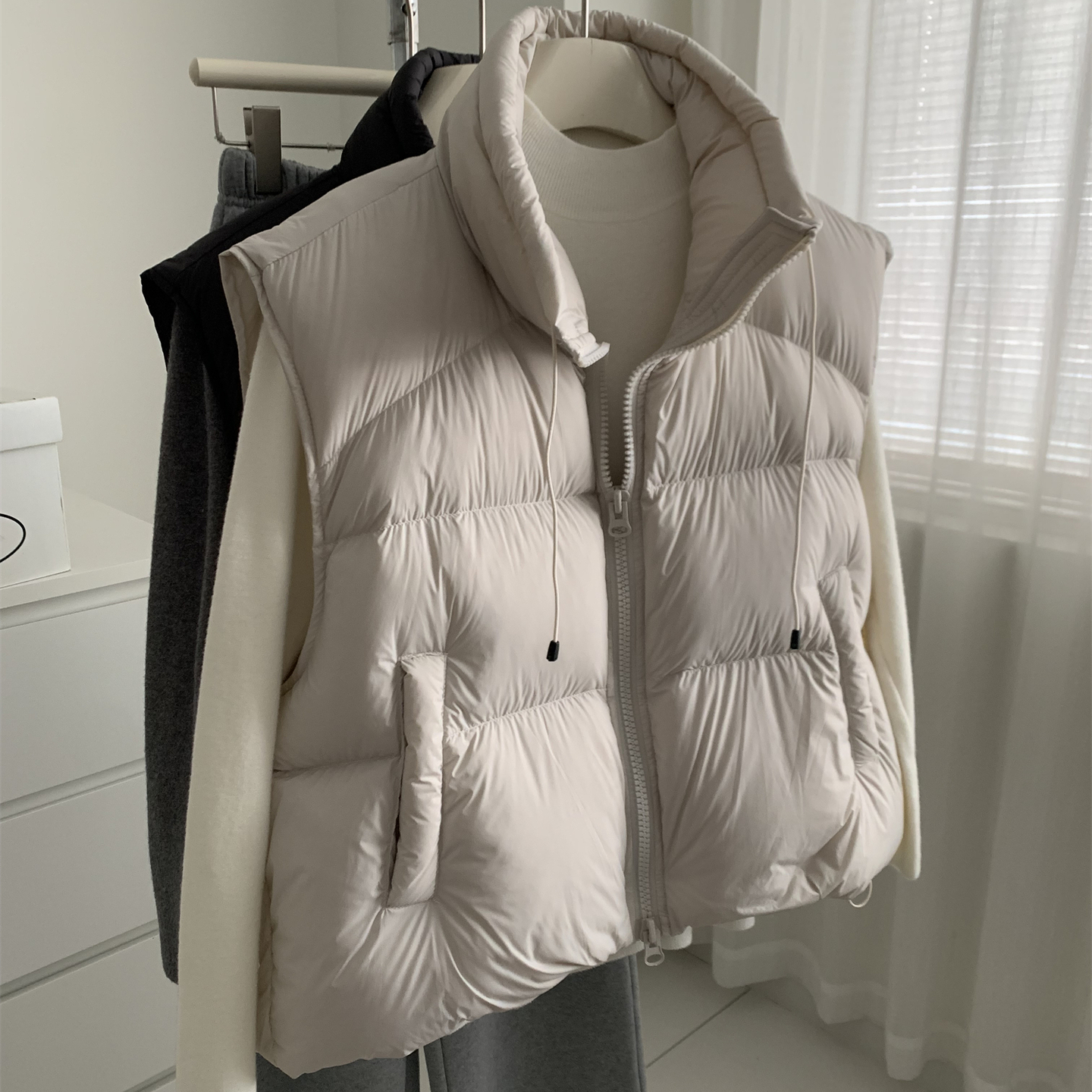 轻盈蓬松90白鸭绒羽绒马甲外套