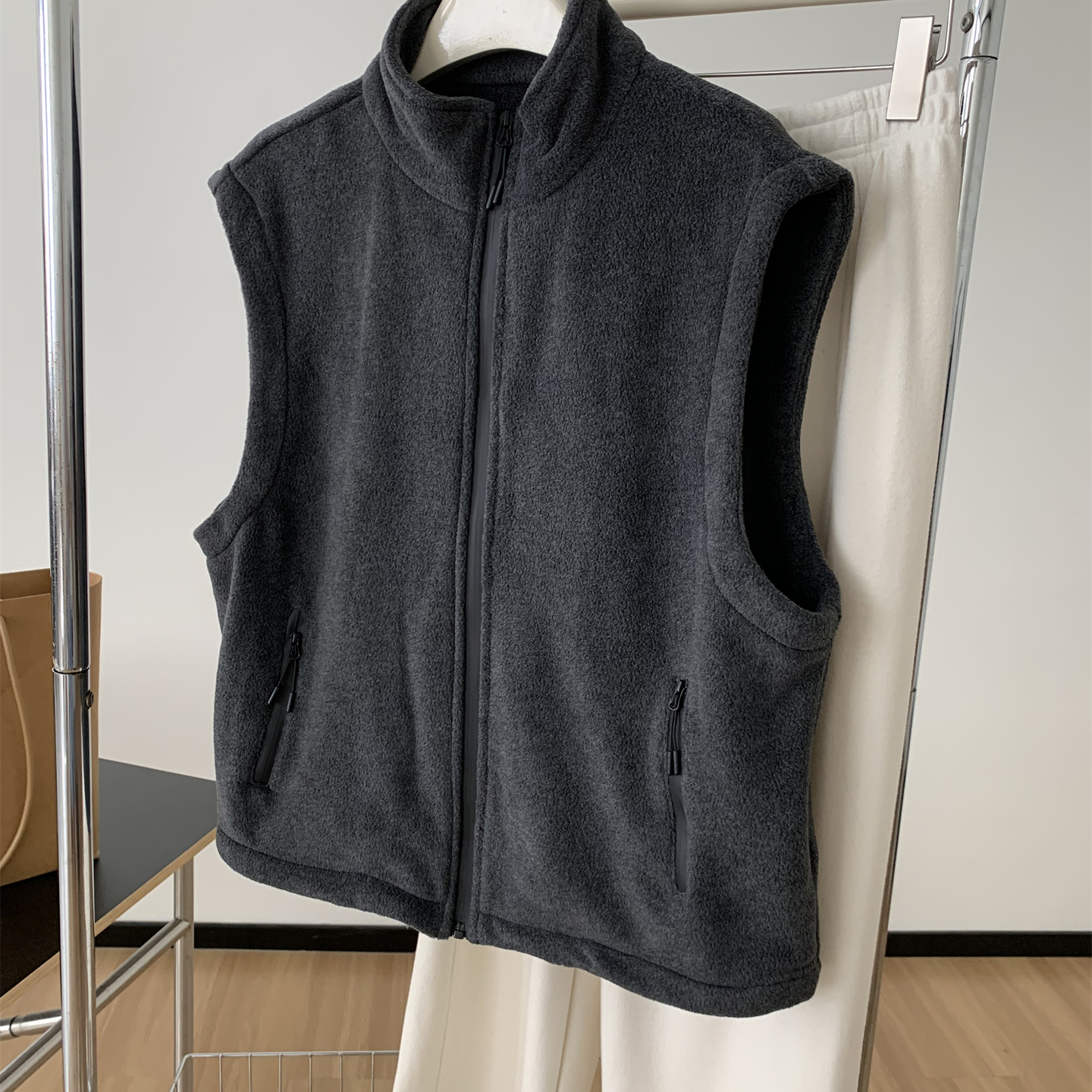 韩系百搭深灰色双面绒马甲