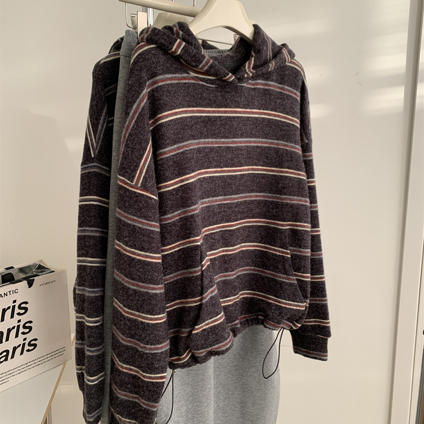 慵懒韩版仿兔绒条纹连帽衫