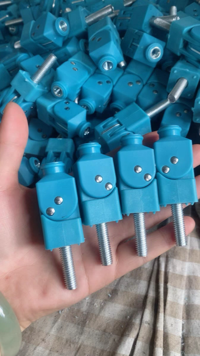 线束工装板治具注塑蓝色可倒支撑杆治具转弯钉90度内孔M6x20mm
