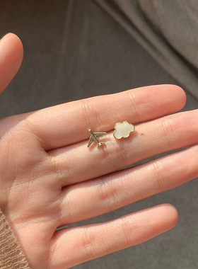 S925银针日韩可爱迷你耳钉不对称飞机云朵耳环小巧学生耳饰品C249