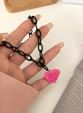 2021新款气质朋克黑色项链女甜美爱心形吊坠颈链Ins风锁骨链 E149
