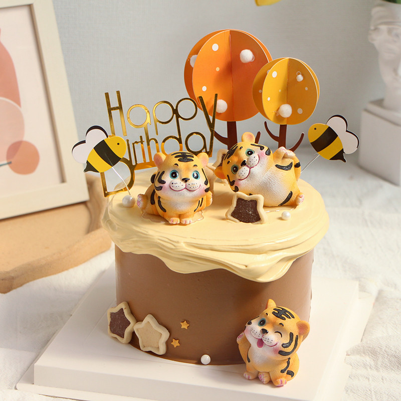 小老虎蛋糕装饰卡通可爱萌虎摆件虎宝宝生日快乐周岁甜品装扮插件