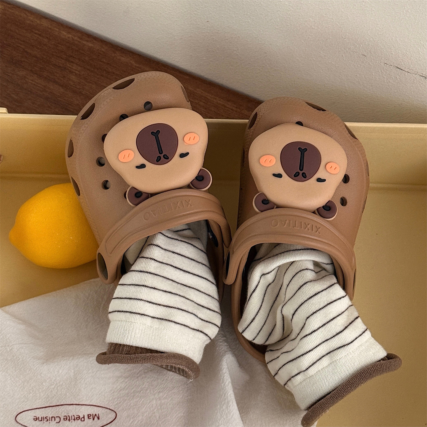 防滑夏季儿童舒适足弓洞洞鞋可爱卡皮巴拉水豚男童女童趣味凉拖鞋,童鞋/婴儿鞋/亲子鞋,儿童洞洞鞋,淘宝优惠券,粉丝福利购,淘宝优惠卷