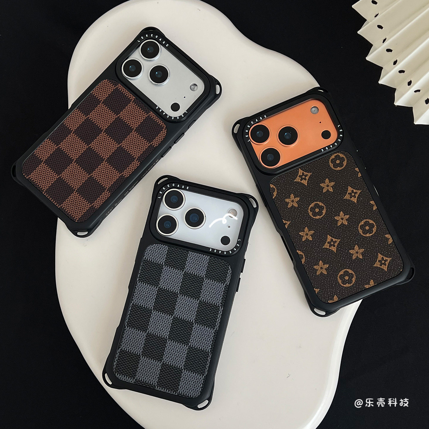 独特好看格纹适用苹果17promax手机壳皮质15四角开孔iphone16防摔13全包mate70保护套小米14情侣12华为pura80