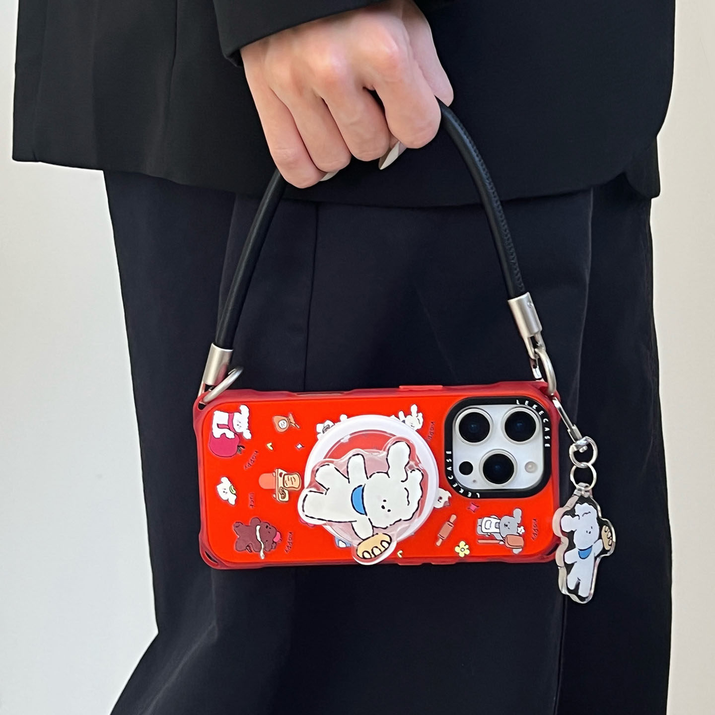 可爱面包小狗~磁吸适用苹果17手机壳带挂绳16斜挎可背iphone15promax四角防摔小米13支架14手提12手腕p80挂件