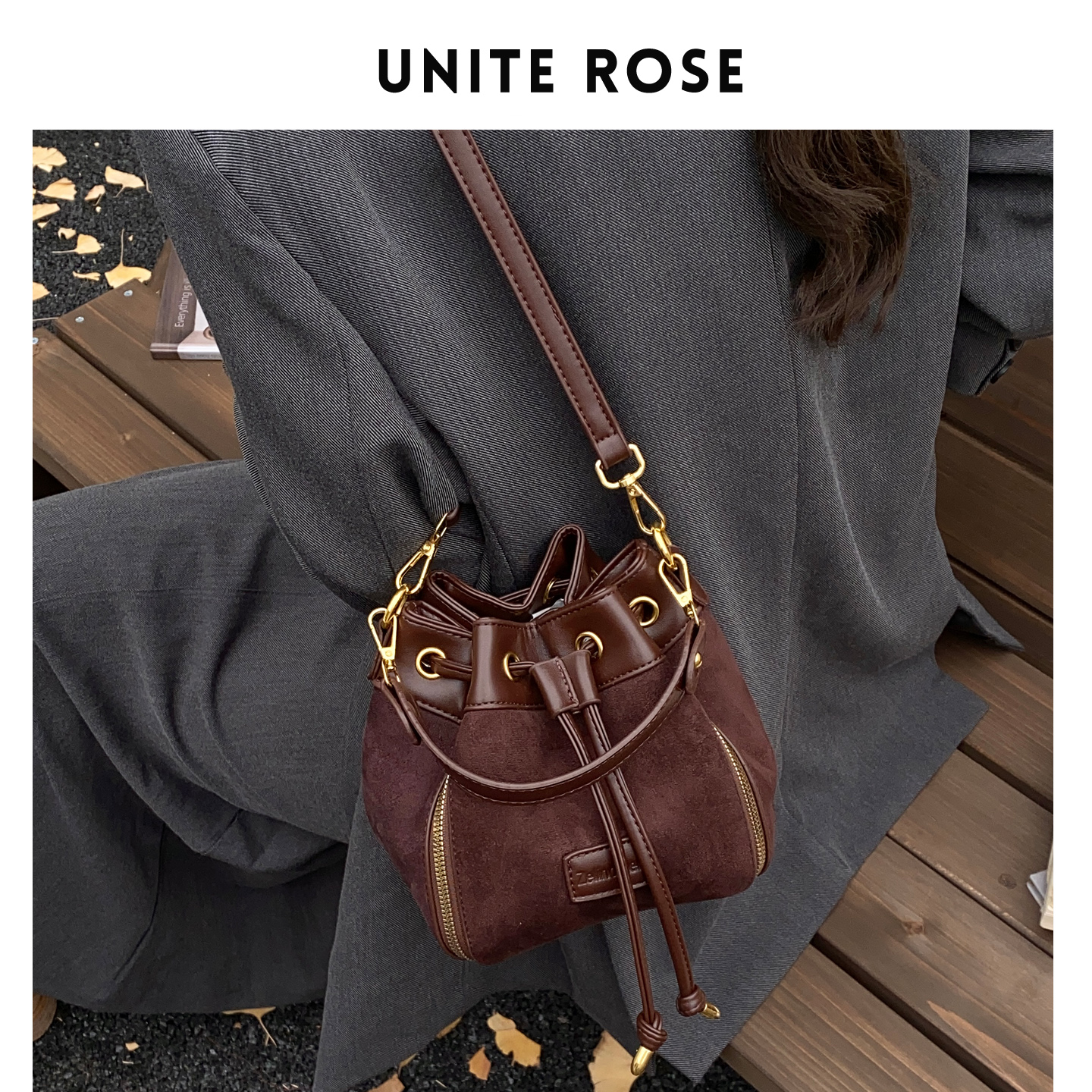 高级感小众包包女秋冬2025新款磨砂复古抽绳褶皱斜挎包手提水桶包