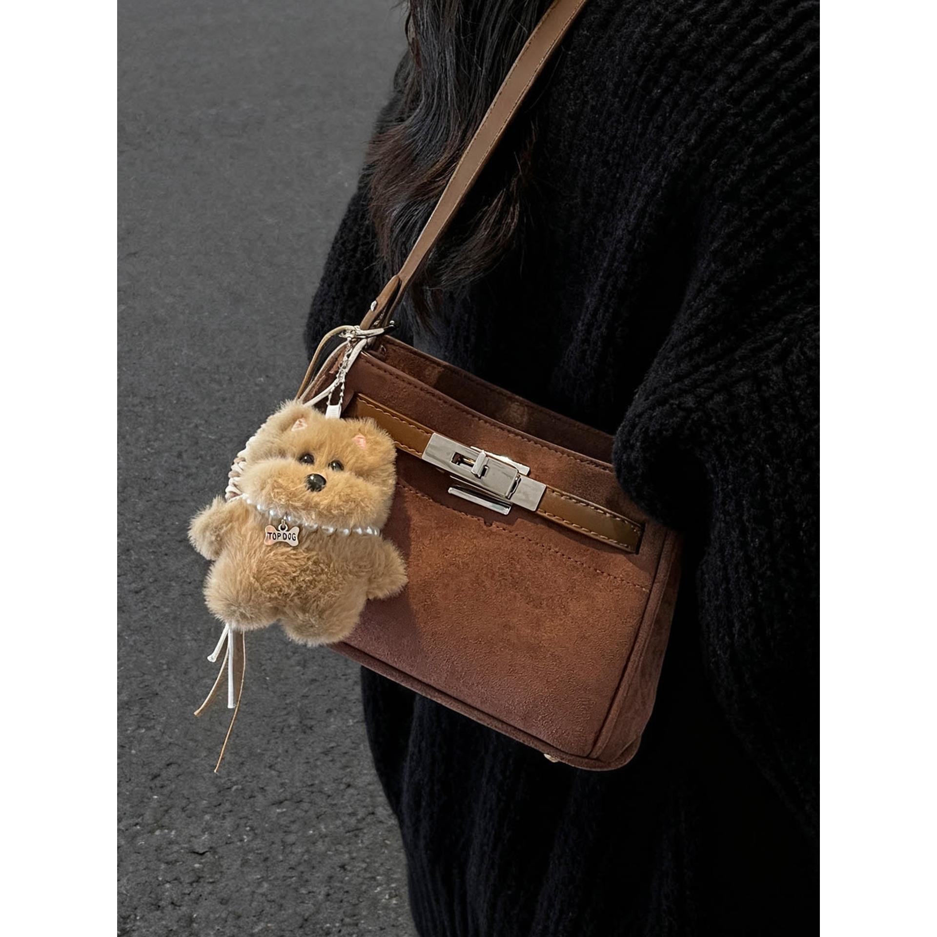 磨砂覆古小包包女秋冬2025新款小众设计单肩斜挎包爆款凯莉水桶包