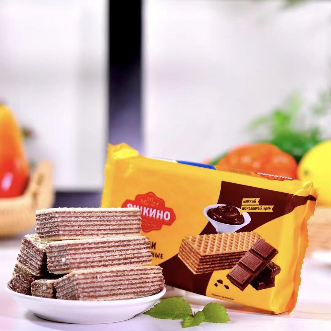 俄罗斯进口KDV威化榛子味巧克力牛奶炼乳味夹心威化饼干零食200克