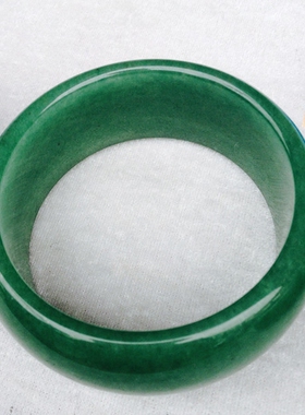 带证书东陵玉手镯