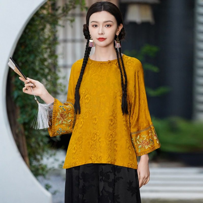 宽松复古国风长袖缎面刺绣女衬衫